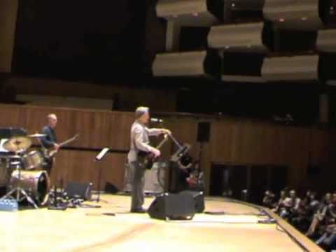 Billy Bragg's Rehearsal and Performance - London Big Busk