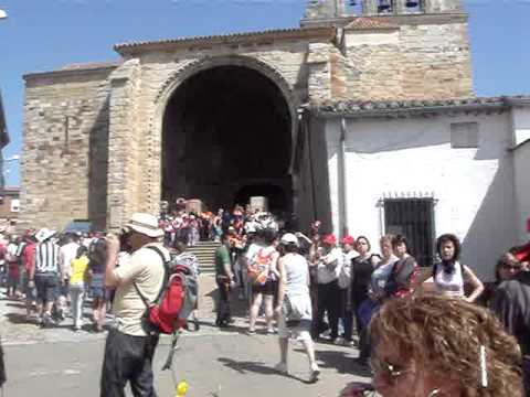 Castañuelas en la Hiniesta Procesión de La Concha  24 05 10.mpg