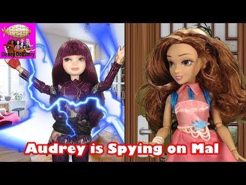 Audrey is Spying on Mal - Part 10 - Descendants Star Darlings Disney