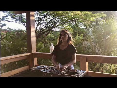 Fernanda Pistelli @ Deck Sessions for SixthSense Australia