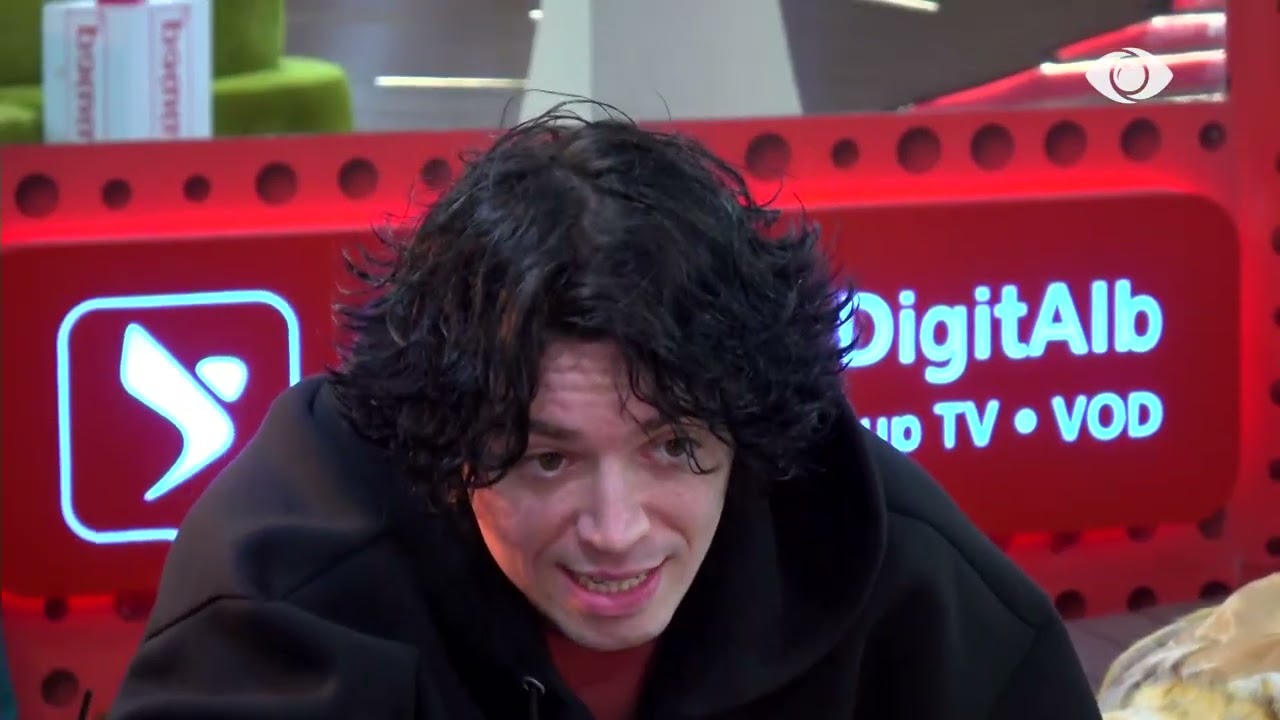 “Rogertit i duhet Kristit”/ Banorët bisedojnë në oborr, Mateo: Të dyve ju duhet njëri-tjetri