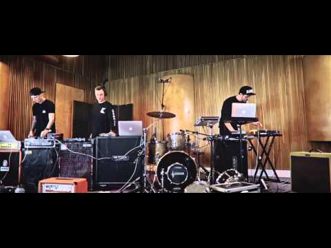 Auer/Err Bits/Uncl - The Vault Session