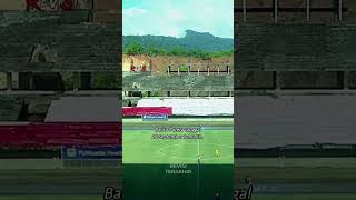 Download lagu Stadion Liga 1 ini lapangannya dimasuki ular! mp3