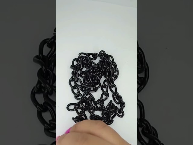 Vídeo relacionado con LifgWas Cadena de Pantalón con Puntas Exageradas Estilo, Cadena de Cartera de Metal Punk Rock Gótico Hip Hop para Hombre y Mujer, Cadena de Cintura con Mosquetón, Negro