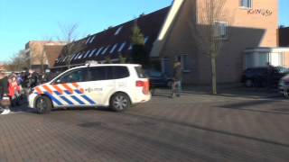 preview picture of video 'Politie drijft grote groep jongeren uit elkaar na vechtpartij Uithoorn'