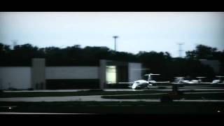 Landing. (HD 720p)