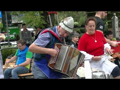 Bauernmärkte in Südtirol, wie hier in St Leonhard bei Meran.