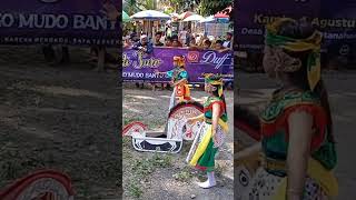 Download lagu Anak kecil cantik pintar tari kuda lumping #shorts #short #jaranan mp3