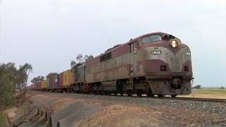 preview picture of video 'El Zorro Container train at Maroona.  Sat 26/02/11'