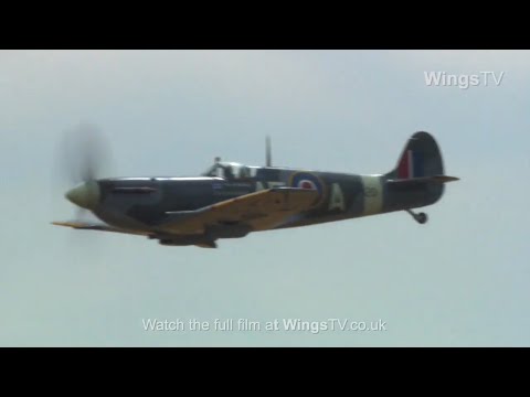 A whole load of Spitfires tailchase with FANTASTIC SOUND