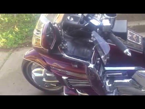 Goldwing GL 1500 w/ Harley Pipes