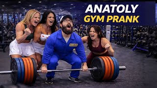 Download lagu Real power doesn’t need size — Anatoly proves it 😱💪🧹 mp3