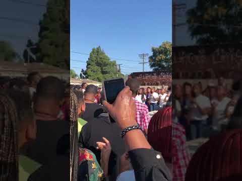 Keep on believing Aal the dreams inside Sunday Service