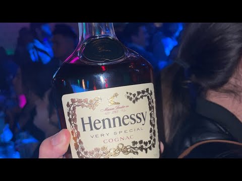 Yungn True | Post up with me