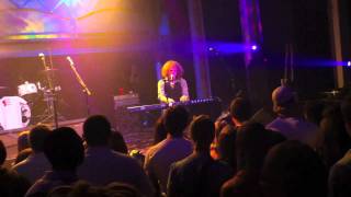 Ari Herstand Last Kiss Performs This World Fair's Seven Letters