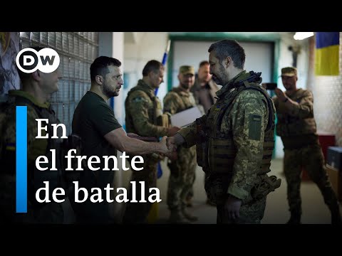 El presidente de Ucrania visita tropas, mientras ministro de Exteriores ruso cancela viaje a Serbia