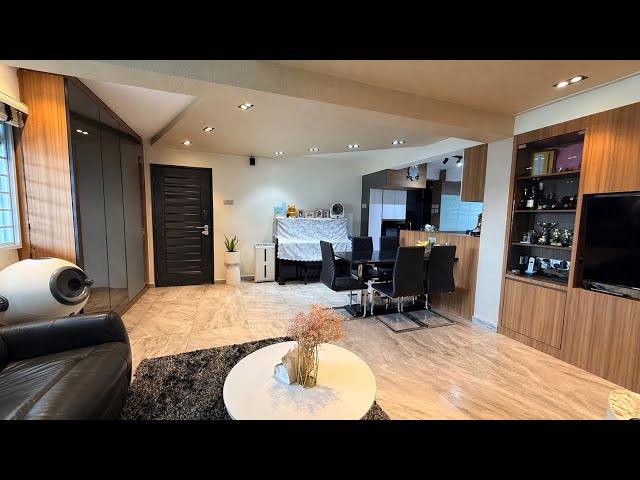 undefined of 947 sqft HDB for Sale in 11 Holland Drive - Project Photos 12