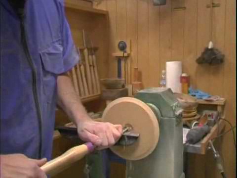 Wood Turning a Bowl: Cutting Inside With Gouge