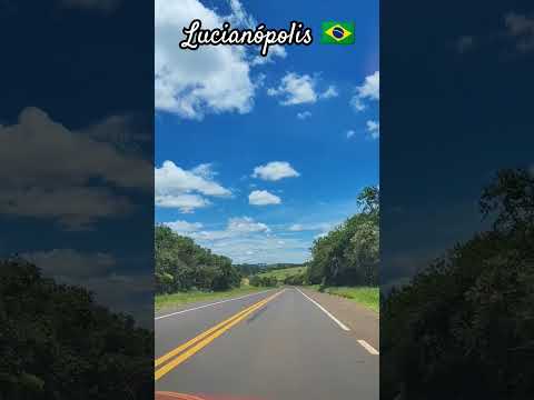 Linda estrada de Lucianópolis, São Paulo, Brasil