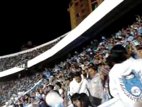 "Vamos Vamos Vamos La AKD" Barra: La Vieja Escuela &bull; Club: Bolívar