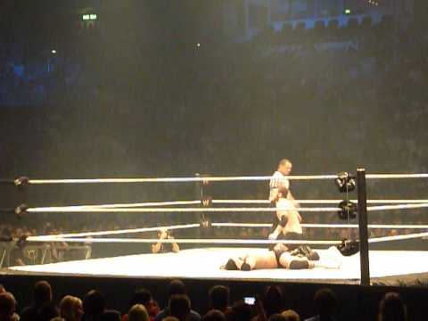 WWE Berlin 2014 Damien Sandow gegen Sami Zayn Teil 2