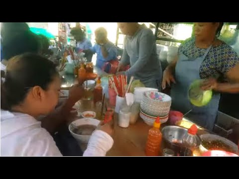 Phnom Penh Street Food - Breakfast And Market Food - Food Tour Video