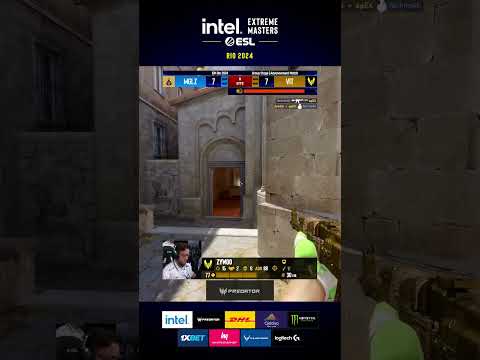 Zywoo clutching with three different weapons