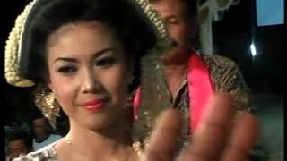 Download lagu KEMBANG KOPI MOMONG giantini warti tayub grobogan madyo laras live katong toroh 25 september 2011 mp3