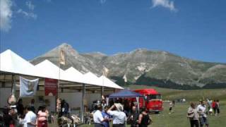 preview picture of video 'Diashow Feste delle pecore Castel del Monte Abruzzo Italia'