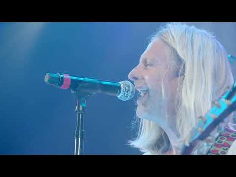 Dare You To Move (Live from Los Angeles) Music Video by Switchfoot