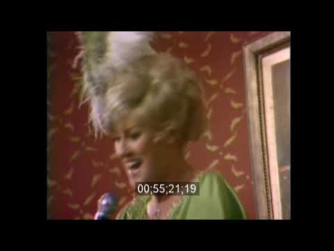 Vanda King as Diamond Lil