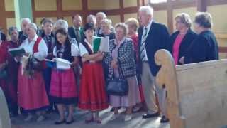 preview picture of video 'Chor vom Deutschen Forum Campulung mit Reisenden in der ev. Kirche Pojorâta.avi'