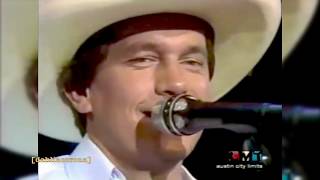 George Strait &amp; The Ace in the Hole Band — &quot;You Look So Good in Love&quot; — Live