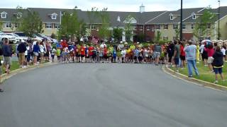 preview picture of video 'Huntley Race Thru the Sun 1 Mile Fun Run'