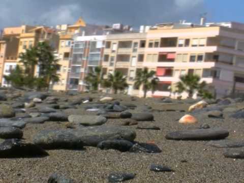 A 26 de junio y las playas de Estepona están aún sin servicio de vigilancia