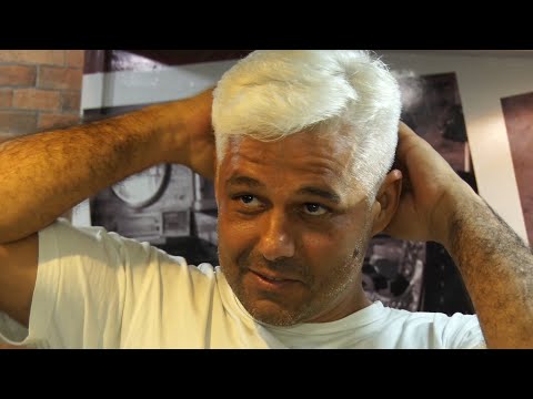 Homens lotam barbearias de Nova Friburgo em busca do platinado para o Carnaval
