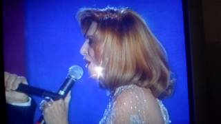 Rocio Jurado y David Bisbal interpretan Vibro....