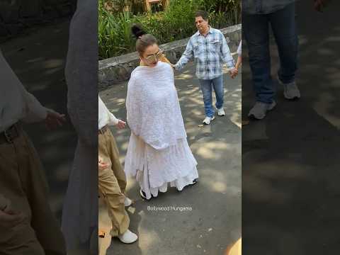 #rekha ji arrives to cast her vote for #loksabhaelection2024 #shorts #mumbai