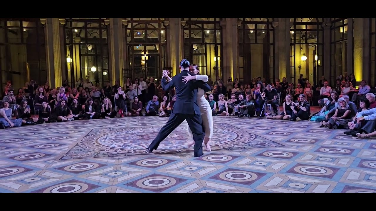 Jonny Carvajal y Suyay Quiroga. Osvaldo Pugliese-Fuimos. FI Tango 2025 Porto. 1/4