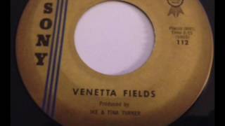 Venetta Fields -  I'm Leaving You