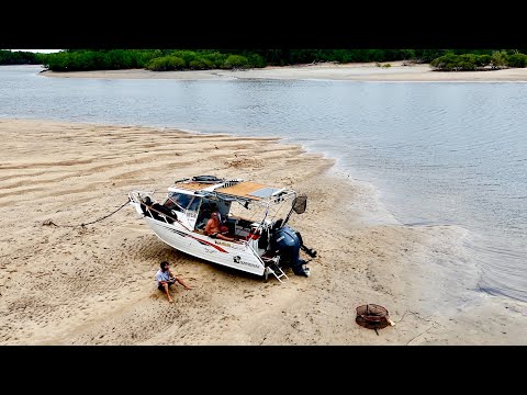 #15 LIVING ON A BOAT FOR 100 DAYS - Traveling Australia By Boat