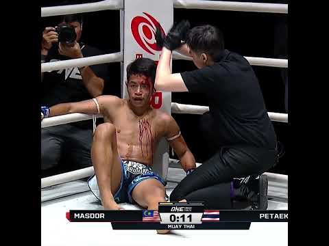 HELLBOW 💪 Rifdean Masdor busts open Petaek with a fight-ending elbow!