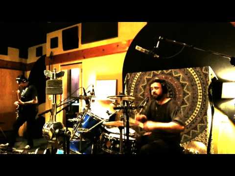 Behind The Scene - La Tumba recording session (w the invisible cymbal)