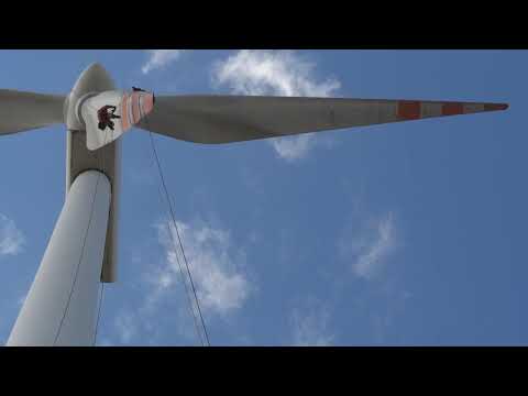 Wind turbine blade inspection rope access