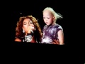 Beyonce in Sydney 18 09 09 sings Halo to a special ...
