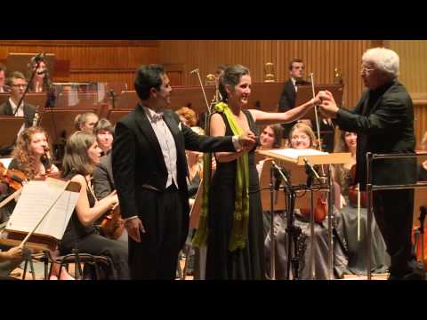 "Dime que sí", Alfonso Esparza Oteo, śpiew Verónica De Larrea (sopran) i Víctor Campos Leal (tenor)