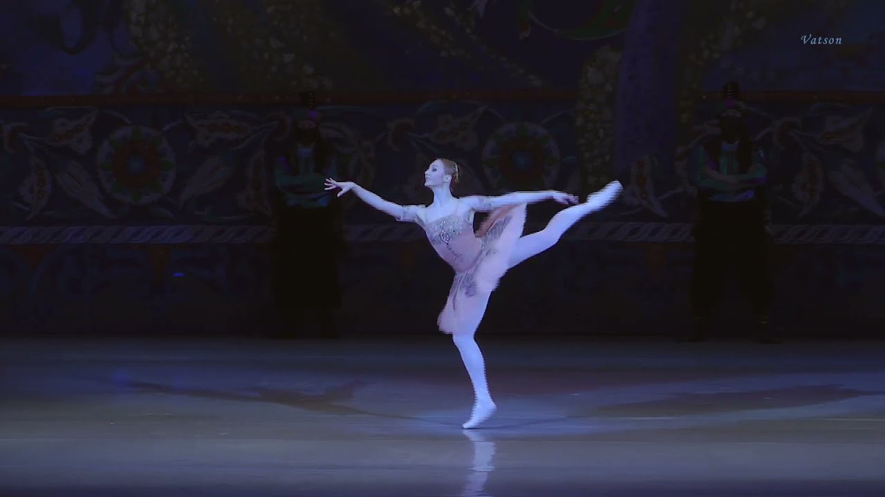 オダリスク・パ・ド・トロワ、第2オダリスク「海賊」キエフバレエ団/Odalisque Pas de Trois 2nd Odalisque "Le Corsaire" Kiev Ballet