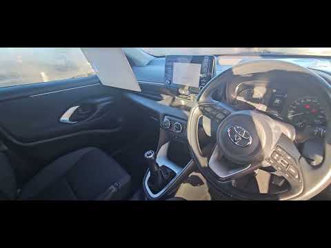 Toyota Yaris 1.0 Luna 5dr - Image 2