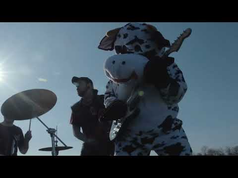 Barry Fest & Zwarte Loonwerker - Skuurfeest ft. Rampspoed (Official videoclip)