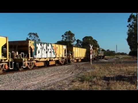 Qube Logistic's U201 GE 2000hp locomotive